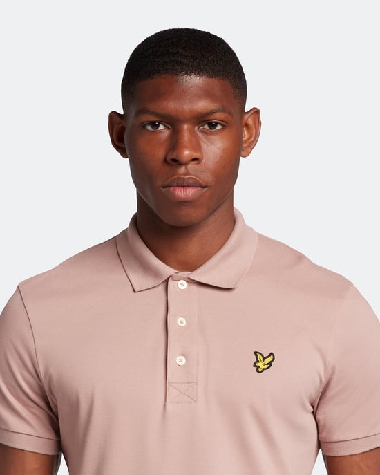 Lyle & Scott Einfarbiges Poloshirt in Rosa - Image 4