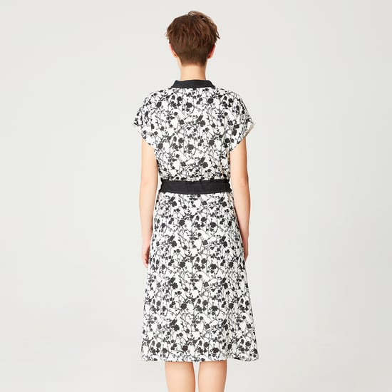 Bi-Material-Kleid mit monochromem Blumendruck und Kordelzuggürtel - Image 5