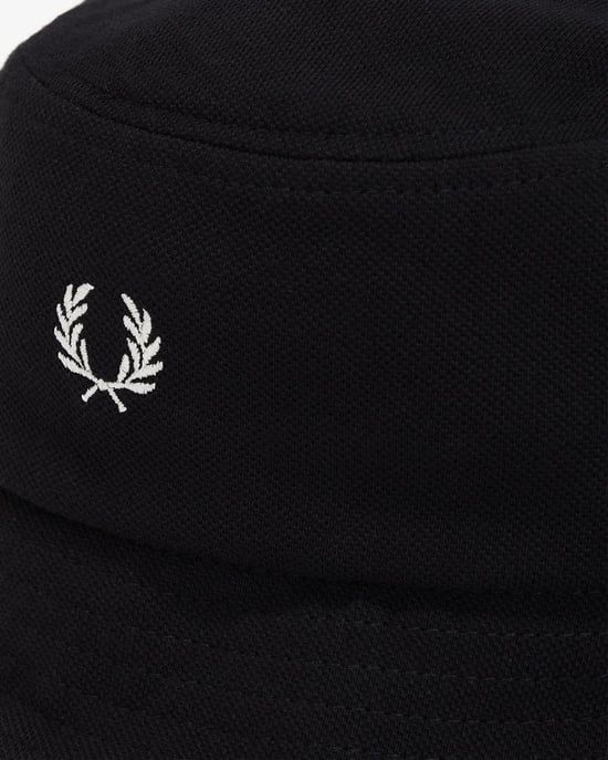 Einkaufen Für Fred Perry Pique Baumwoll-Schwarze Fischerhüte - Image 3