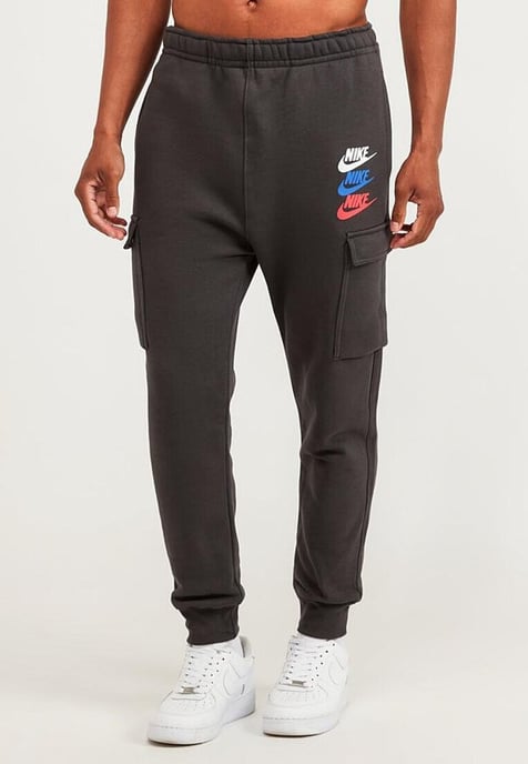 Nike Herren Standard Issue Crew-Trainingsanzug in dunklem Rauchgrau - Image 4