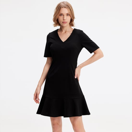 Minimalistisches Kleid aus Trapez-Jersey - Image 1