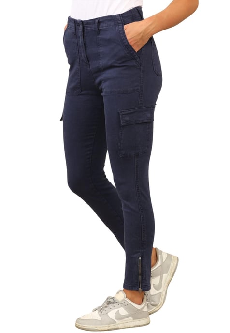 MYT Womens Cargo Chino Knöchel Grazer Hose in Navy - Image 3