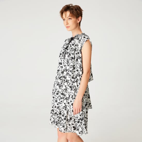 Kurzes Kleid mit Rüschen und Blumendruck - Image 3
