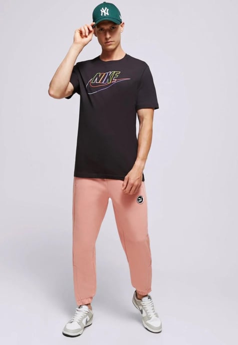 Nike M NSW Club+ BRD PK HBR T-Shirt in Schwarz - Image 4