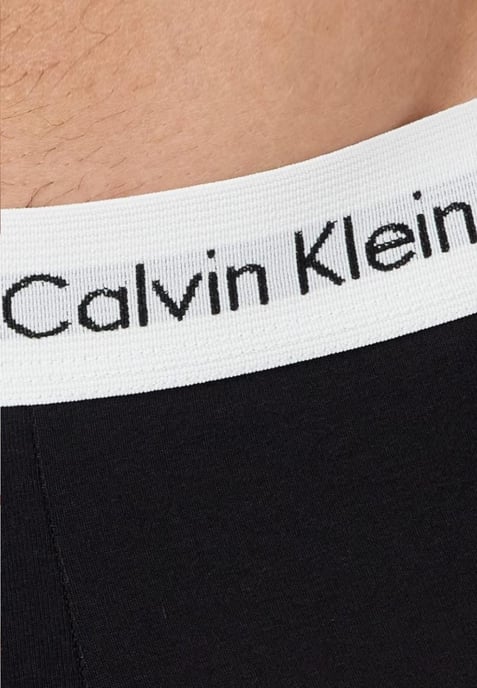 Calvin Klein Herren 3er-Pack Boxershorts – mittlerer Bund – schwarz/weißes Band - Image 4