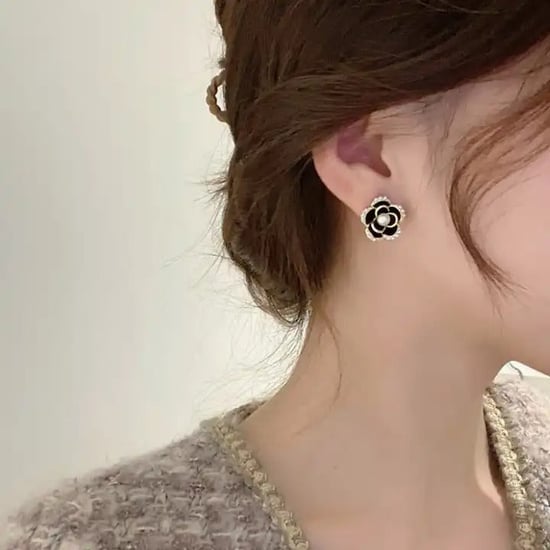 Black Flower Pearl Earrings in Gold - Image 5