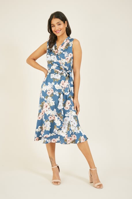 Robe mi-longue portefeuille en satin à fleurs Mela - Image 1