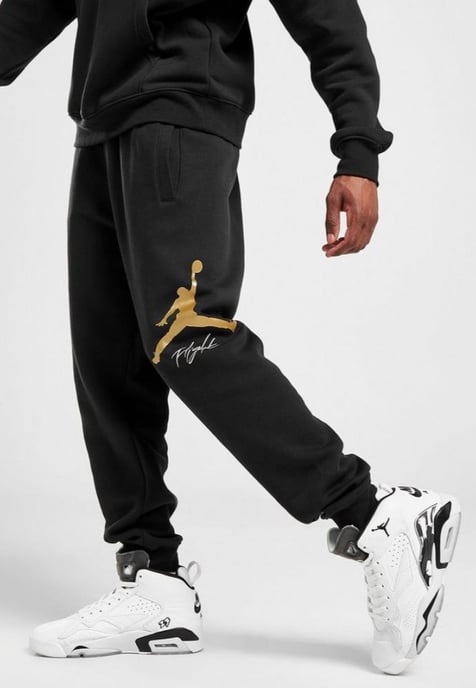 Nike Sportswear Standardausgabe Trainingsanzug mit Kapuze in Schwarz - Image 4