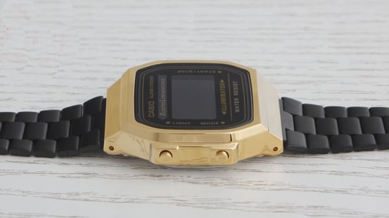 Casio Retro Unisex schwarze Uhr A168WEGB-1BEF - Image 4