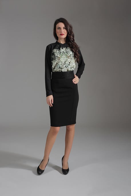 A Figure Flattering Polished Stretch Pencil Skirt