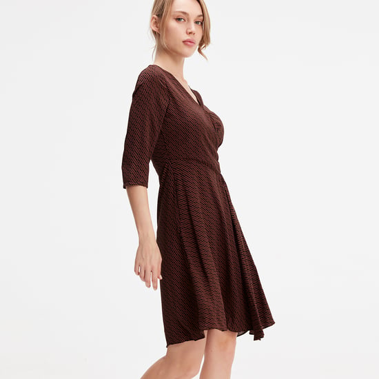 Überkreuzt drapiertes seitliches Skaterkleid - Image 3