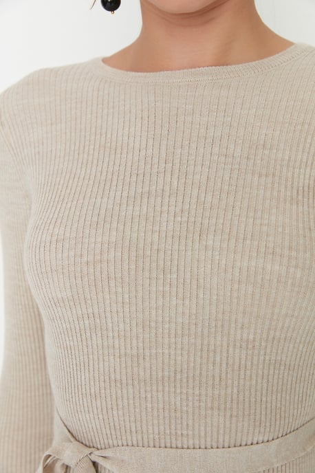 Trendyol Femmes  Vélo Collier Une ligne Robe - Image 4