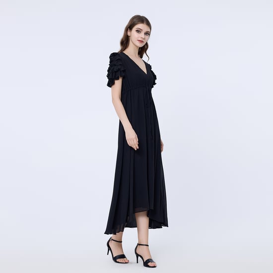 Schulterlanges Kleid mit Rüschen - Image 1