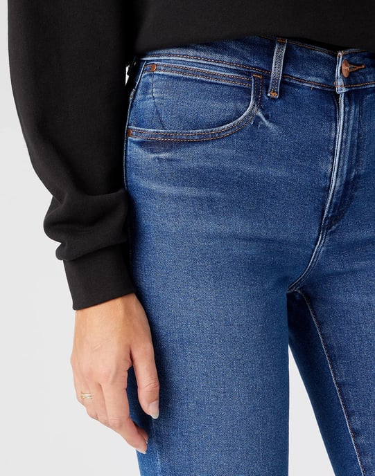 GB - Wrangler - HIGH RISE SKINNY CAMELLIA