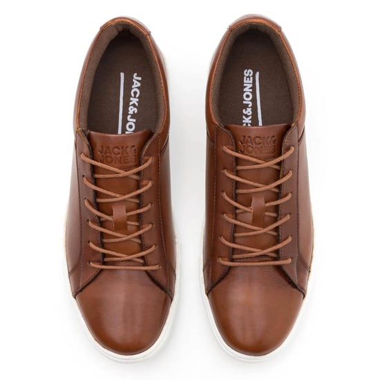 Herren Jfw Galaxy Leather von der Marke Jack & Jones. Der Schuh ist aus hochwertigem Leder gefertigt. Marke: Jack & JonesModellname: Jfw Galaxy LeatherKategorie: HerrenschuheMaterialien: LederFarbe: cognacbraun - Image 3