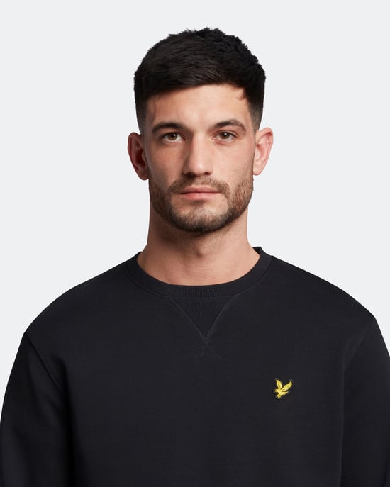Lyle & Scott Sweatshirt mit Rundhalsausschnitt in Schwarz - Image 4