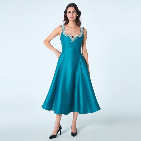 Perlenbesetztes Cocktailkleid mit herzförmigem Ausschnitt - Image 1