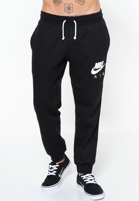 Nike Air Herren-Fleece-Jogger in Schwarz - Image 1