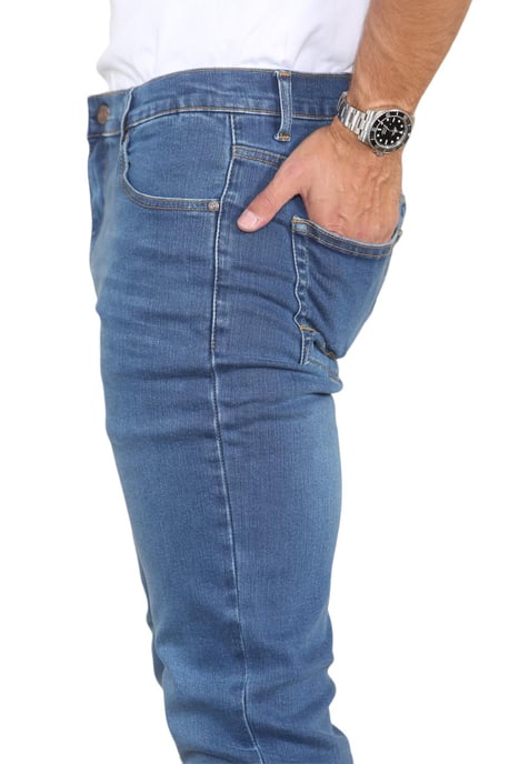 MYT Herren-Jeans mit geradem Bein, Hyper-Stretch-Denim in Blau - Image 5
