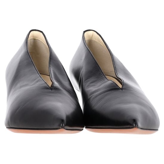 Celine V-Ausschnitt Spitz-Zehen-Pumps aus schwarzem Leder - Image 2