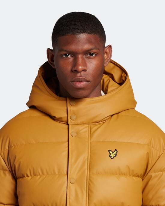 Lyle & Scott – Gummierte Pufferjacke in Senfgelb - Image 4