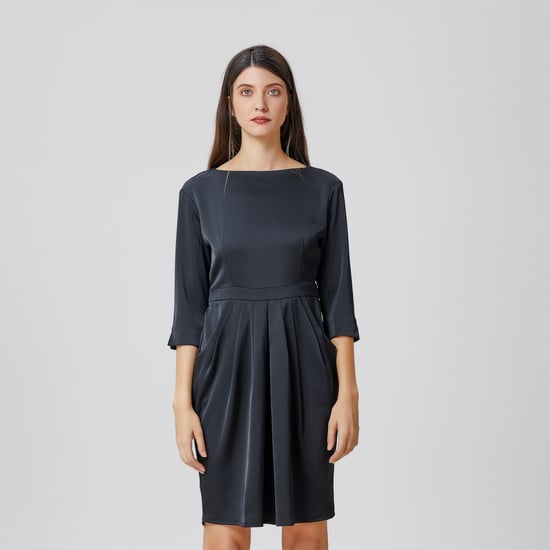 Geripptes Kleid mit Falten - Image 5