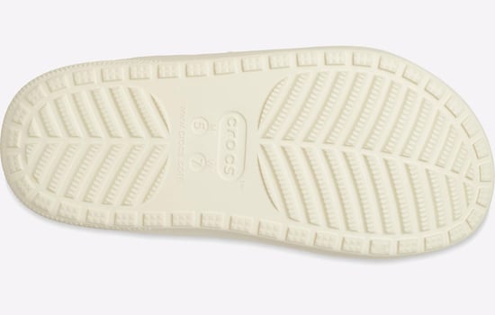 Crocs Klassische Cozzzy-Sandale - Image 4