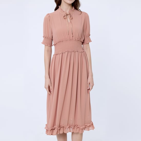 Chiffonkleid mit Smokings und kleinen Rüschen - Image 5