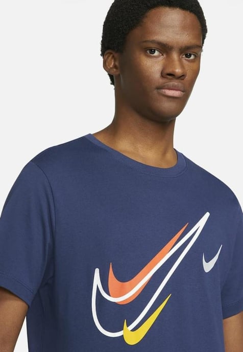 Nike Herren Court Swoosh Logo T-Shirt in Marineblau - Image 3