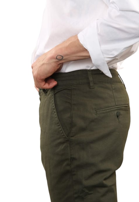 MYT Herren Slim Fit Chinos in Olive - Image 5