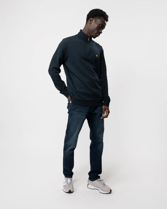 Lyle & Scott Herren Bestickter Viertelreißverschluss Sweatshirt - Image 3