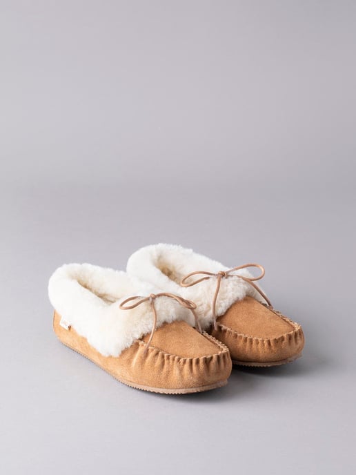 Ladies' Sheepskin Moccasins in Tan