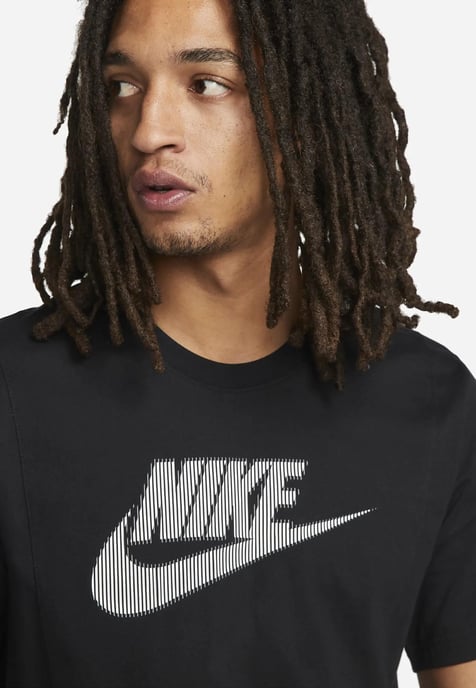 Nike Sportswear Hybrid Herren-T-Shirt in Schwarz - Image 3
