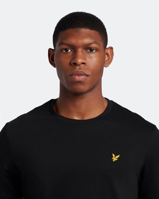 Lyle & Scott Einfarbiges T-Shirt in Schwarz - Image 4
