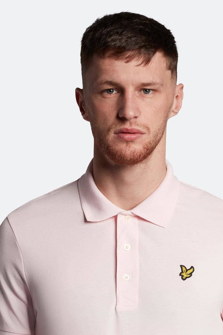 Das Lyle & Scott Bio-Poloshirt ist ein klassisches Stück, das in den Kleiderschrank eines jeden Mannes gehört. Dieses Herren-Poloshirt mit unserem kultigen Steinadler-Branding ist aus Bio-Baumwolle gefertigt und eignet sich sowohl für elegante als auch fü - Image 3