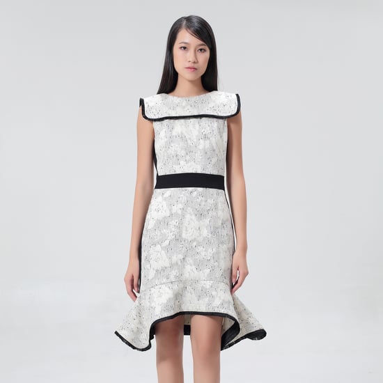 Maßgeschneidertes Brokatkleid mit kontrastierenden Borten - Image 1