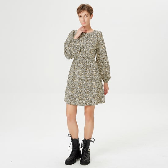 Kurzes Kleid mit Gummizug und Blumendruck - Image 4