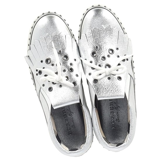 Burberry Kiltie Fransen Detail Slip-On Sneaker Metallic Silber Leder - Image 2