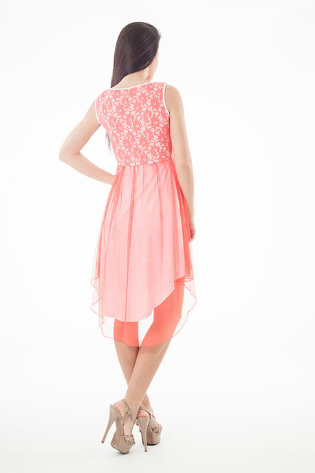 Kleid mit Spitzendetails und asymmetrischem Saum - Image 2