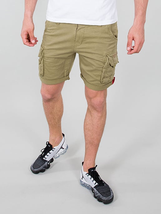 Herren Alpha Industries Crew Shorts in Olive - Image 1