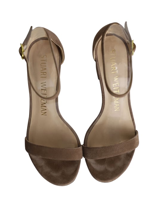 Stuart Weitzman Minimalistische High Heel Sandalen aus braunem Wildleder - Image 5