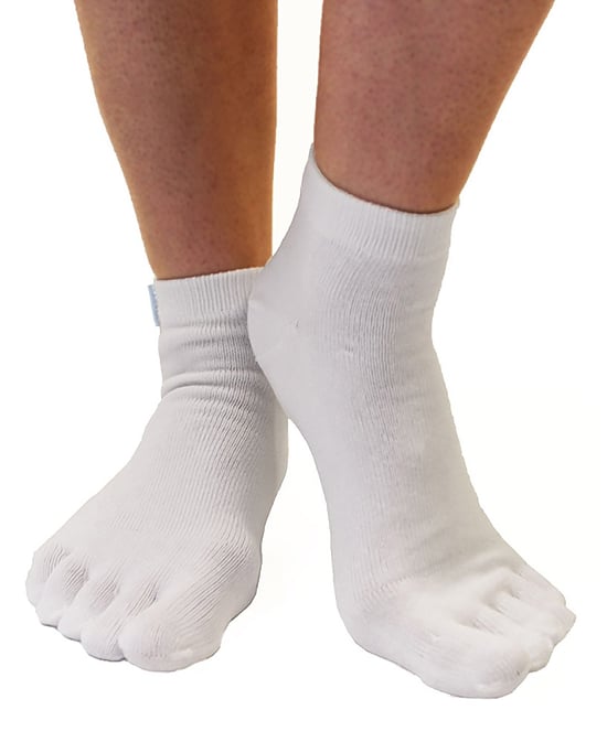 TOETOE - Herren & Damen Essentielle Feuchtigkeitsableitende Baumwoll Knöchelzehensocken - Weiß - Image 2