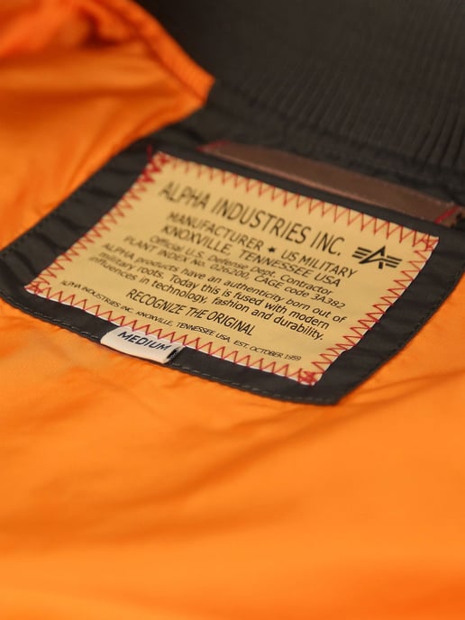 Alpha Industries Herren MA-1 TT Bomberjacke in Schwarz - Image 5