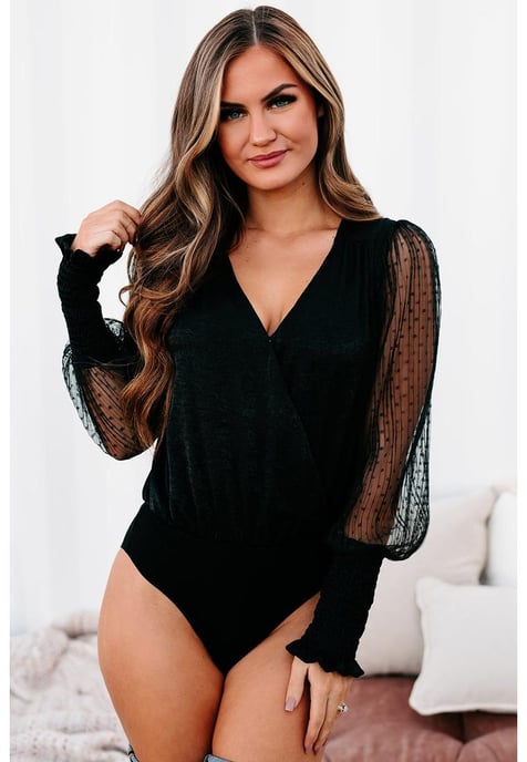 Damen-Bodysuit aus Netzstoff mit Überwurf in Schwarz - Image 1