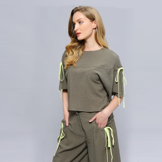 Crop-Top mit Tulpenärmeln - Image 2
