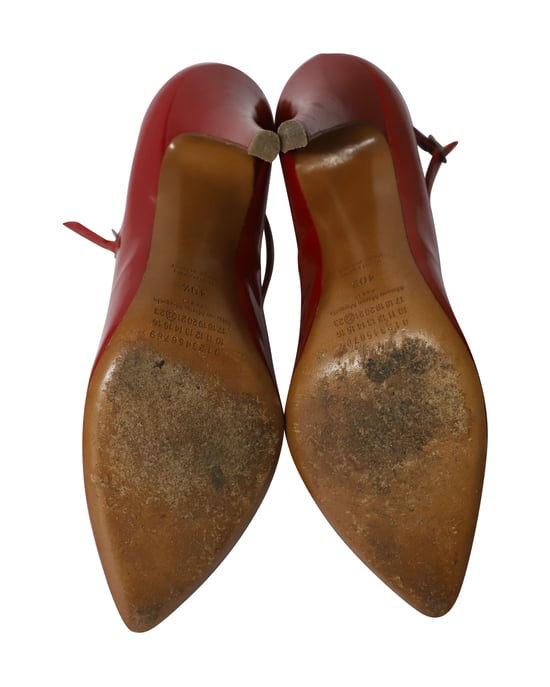 Maison Martin Margiela Rote Lackleder T-Strap Pumps mit Spitze - Image 5