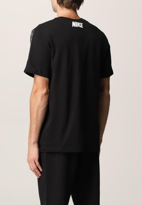 Nike Sportswear Repeat T Shirt Club in Schwarz - Image 2