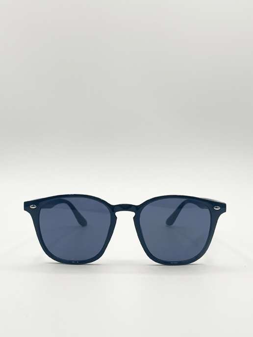 Rounded wayfarer style sunglasses
