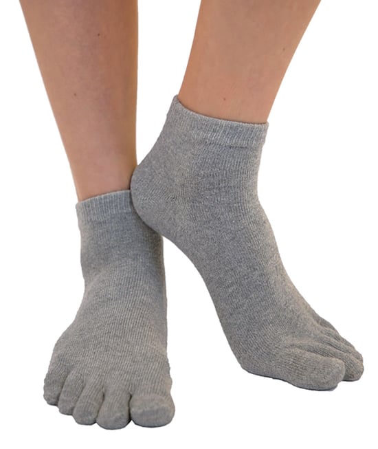 TOETOE - Herren & Damen Essentielle Feuchtigkeitsableitende Baumwollknöchelzehensocken - Grau - Image 2