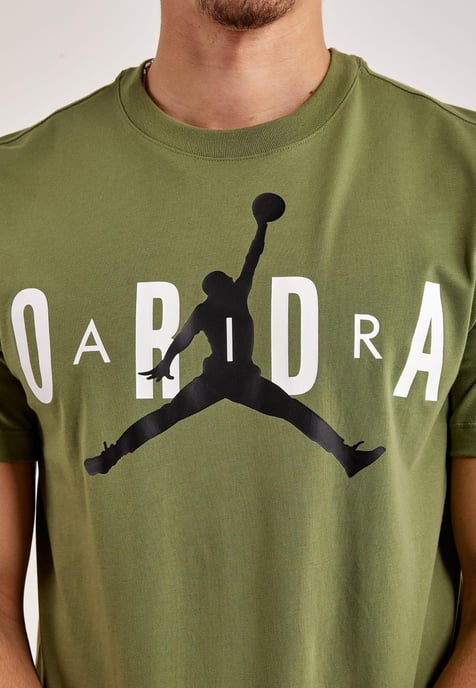 Nike Air Jordan Stretch-T-Shirt in Olive - Image 3